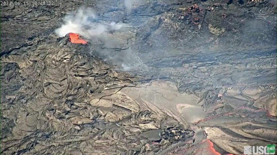 Erupción del volcán filipino Mayon. Foto: Twitter @G24Noticias