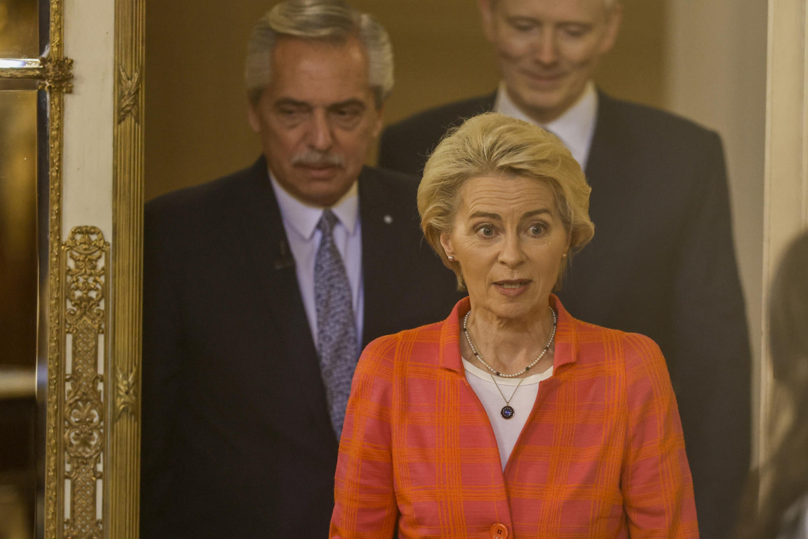 Alberto Fernández y Úrsula Von der Layen. Foto: EFE.