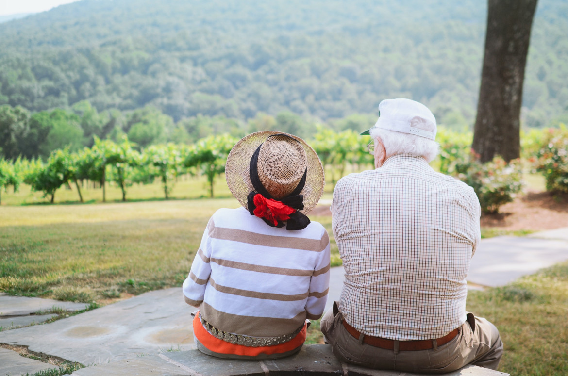 Ancianos. Foto: Unsplash.