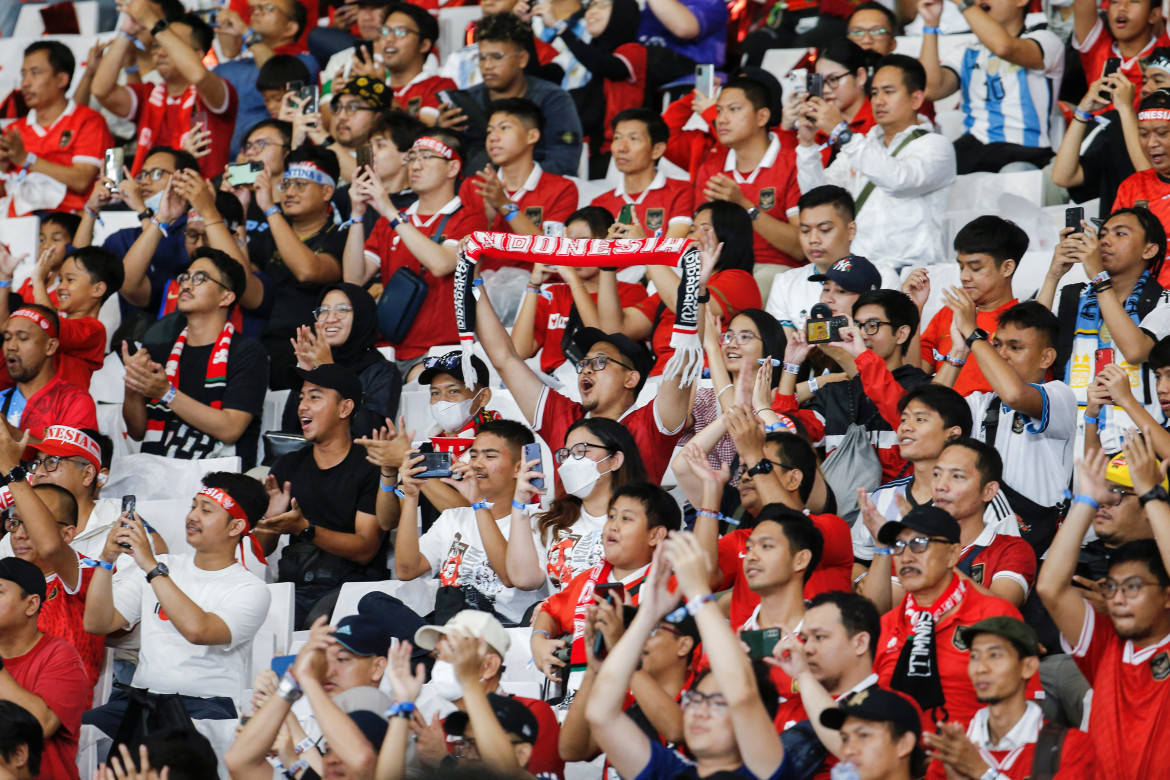 Los hinchas colmaron las tribunas en Yakarta. Foto: Reuters.