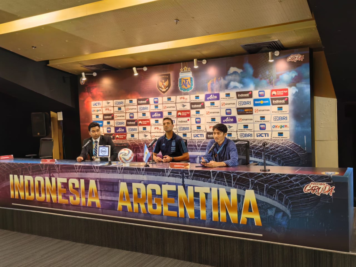 Lionel Scaloni en conferencia de prensa. Foto: Twitter @Argentina.