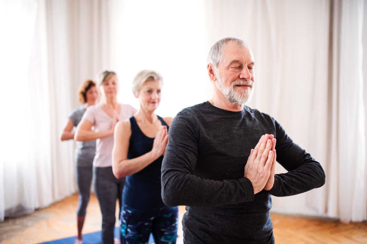 Yoga en grupo. Foto: Alamy