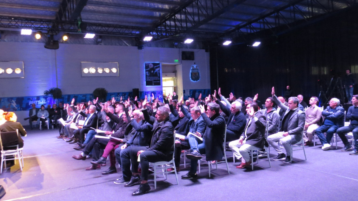 Los miembros participantes de la Asamblea Extraordinaria de la AFA. Foto: Twitter @afa