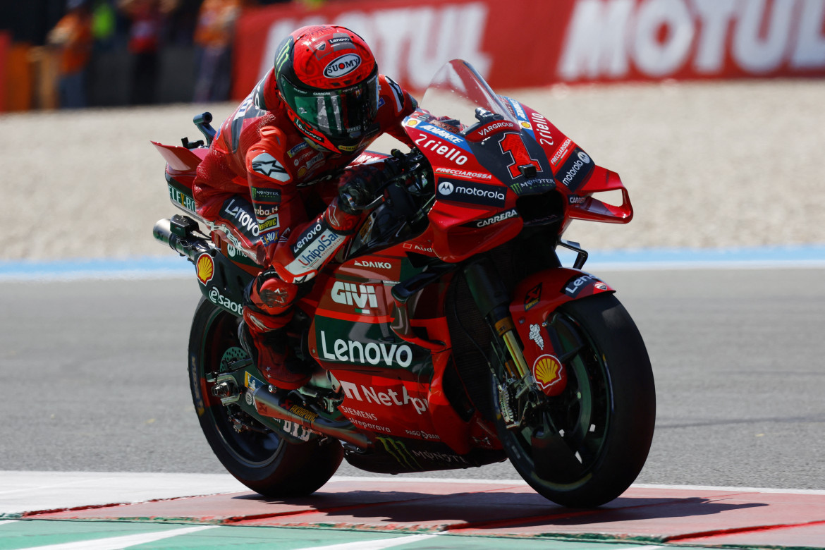 Francesco Bagnaia en el Gran Premio de los Países Bajos. Foto: Reuters.