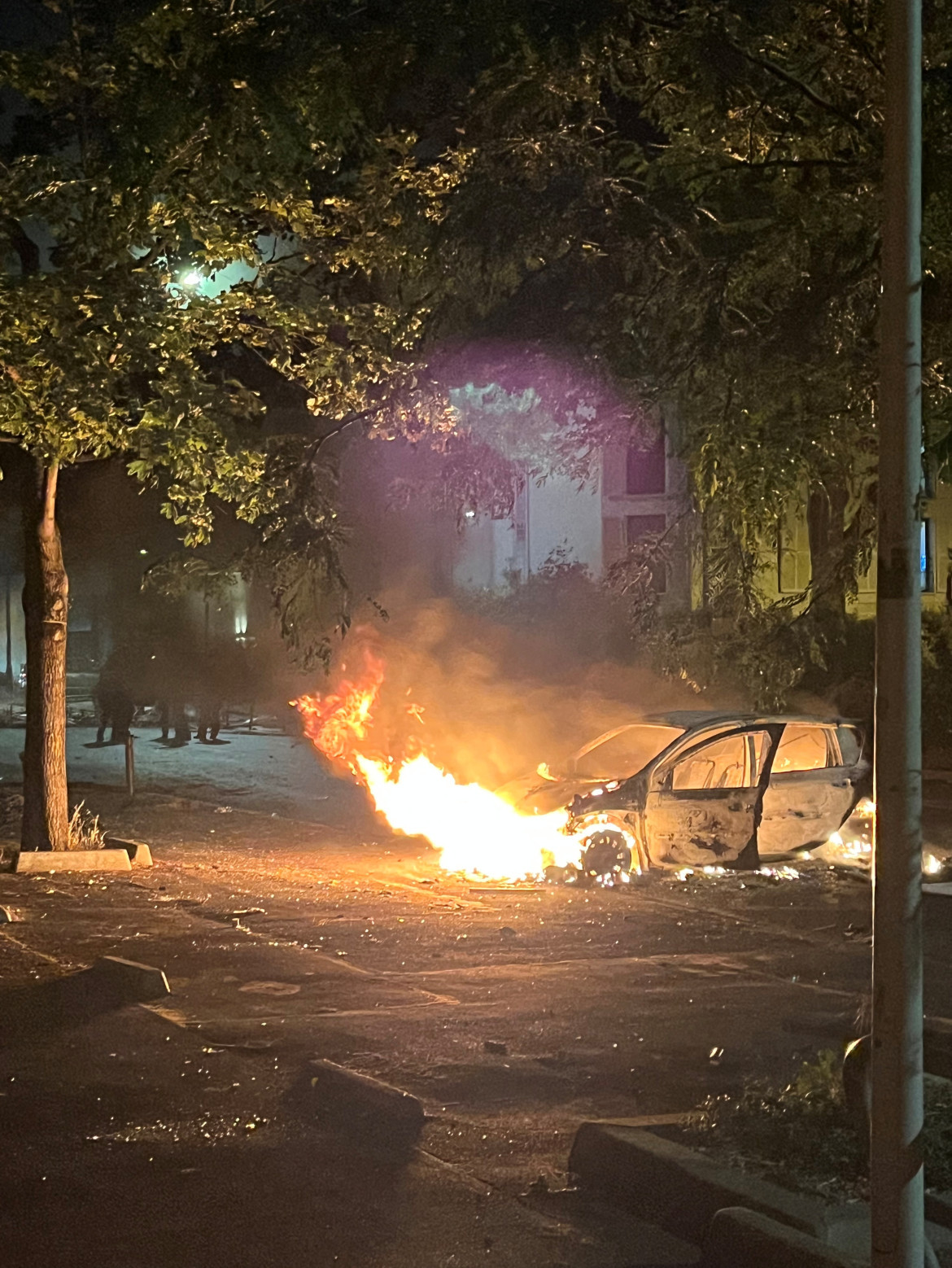 Protestas en Francia por un joven asesinado por la policía. Foto: Reuters.