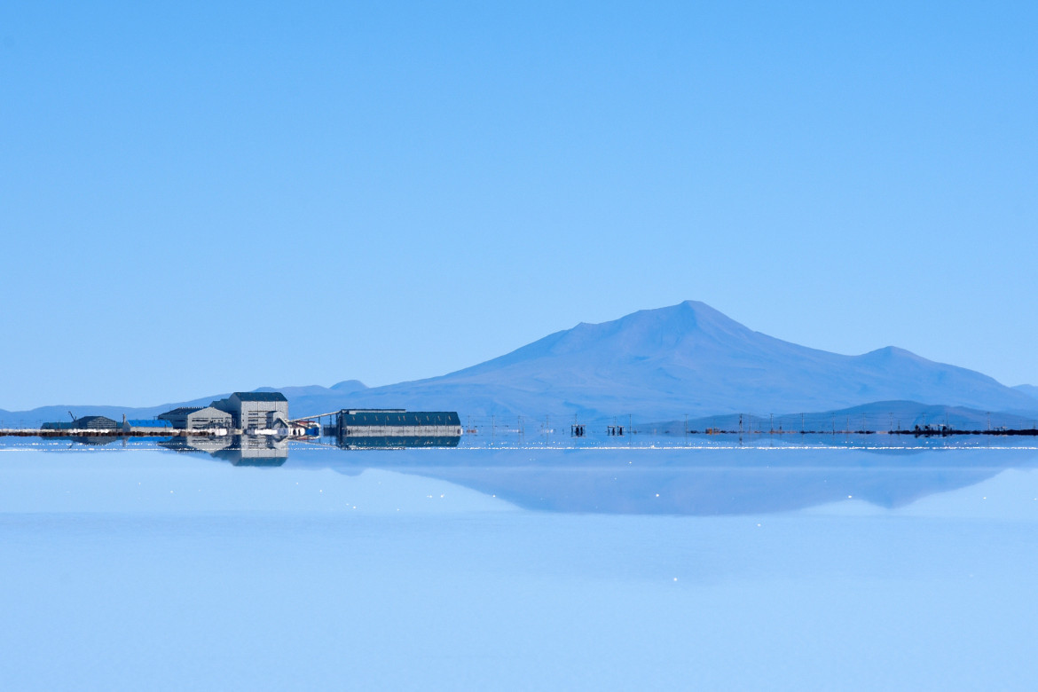 Planta de la firma estatal boliviana YLB en el Salar de Uyuni, un enorme salar visto como una enorme reserva de litio para baterías, afuera de Uyuni, Bolivia_Reuters