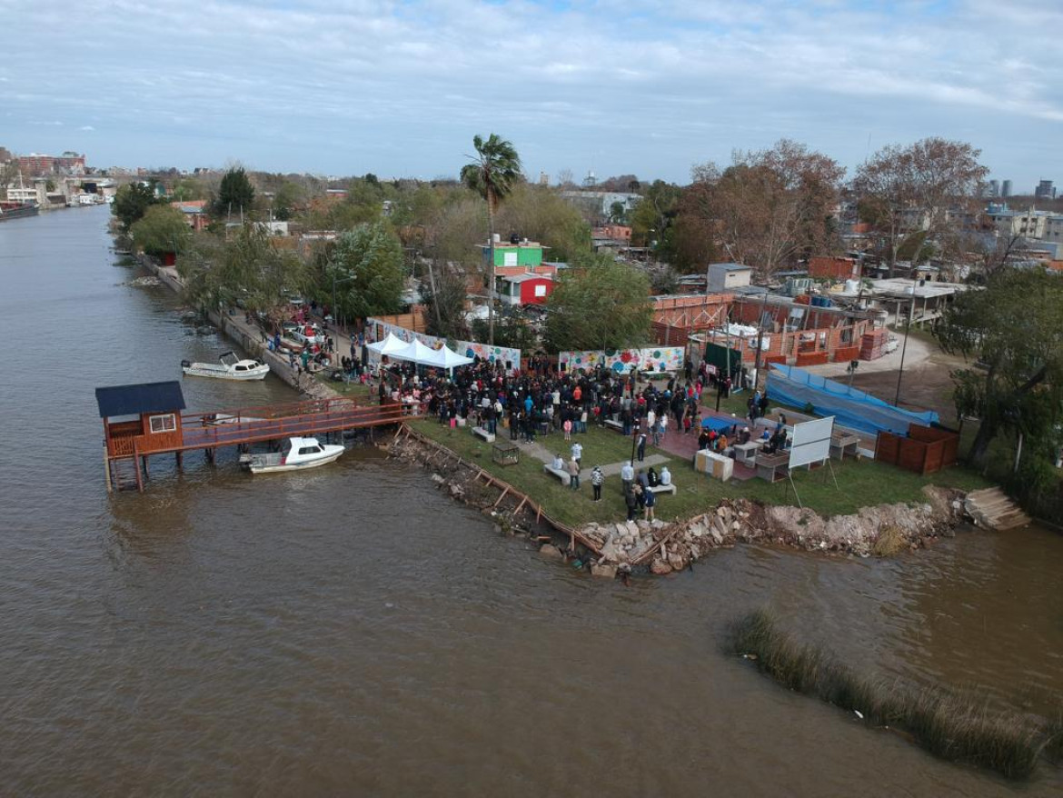 Malena Galmarini y Romina Barrios inauguraron el Muelle Vecinal de las Infancias y un nuevo espacio recreativo en el barrio Almirante Brown, Tigre