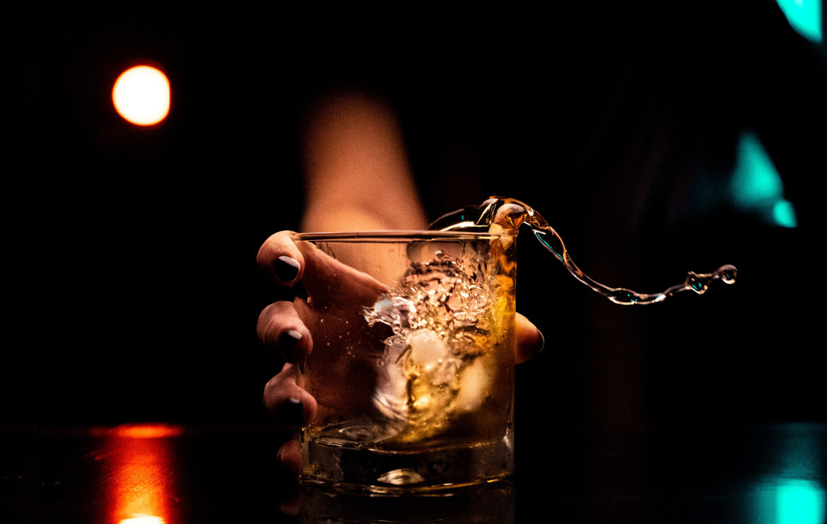 Alcoholismo. Foto: Unsplash