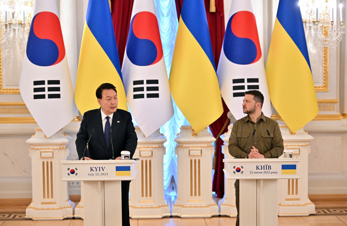 Encuentro en Kiev entre Yoon Suk-yeol y Volodimir Zelenski. Foto: Telam.