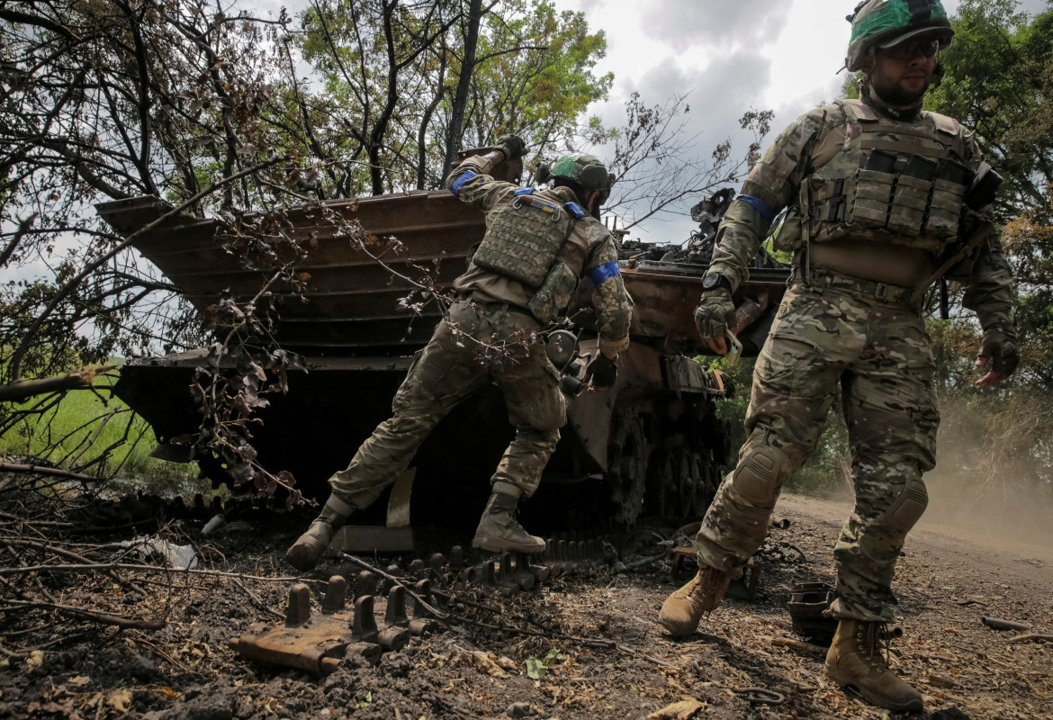 Miembros del servicio ucraniano en la región de Donetsk, Ucrania. Foto: Reuters.