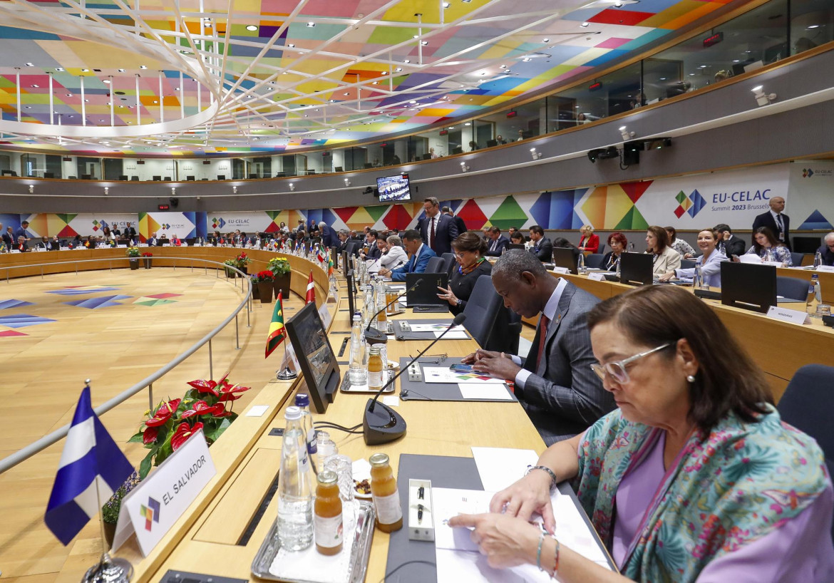 Una visión general durante la Cumbre de Jefes de Estado y de Gobierno UE-CELAC en Bruselas, Bélgica. Foto: EFE.