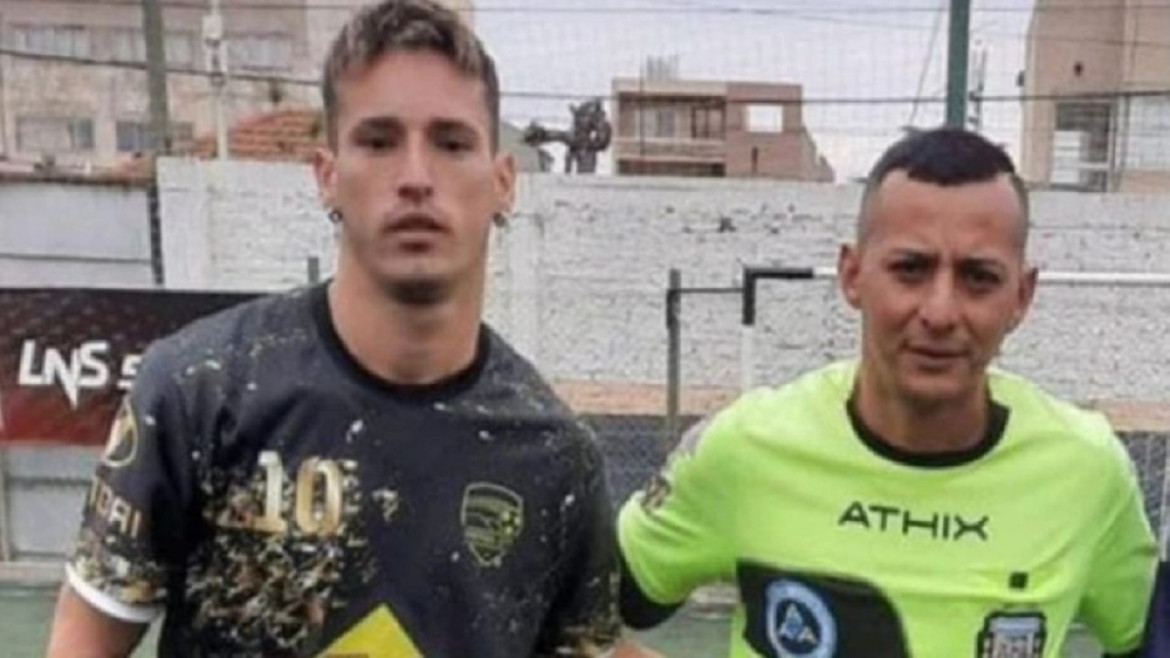 Jugador agredió a patadas a un árbitro. Foto: NA.