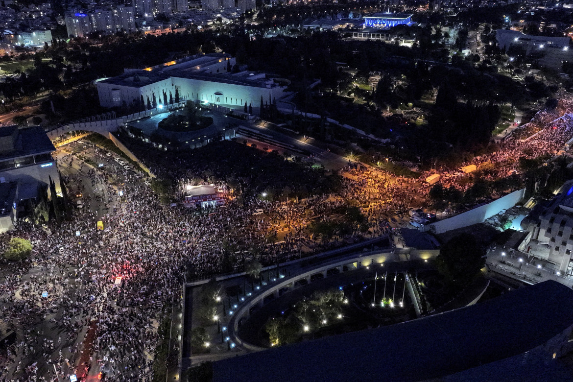 Multitudinaria marcha contra la reforma judicial en Israel. Foto: Reuters.