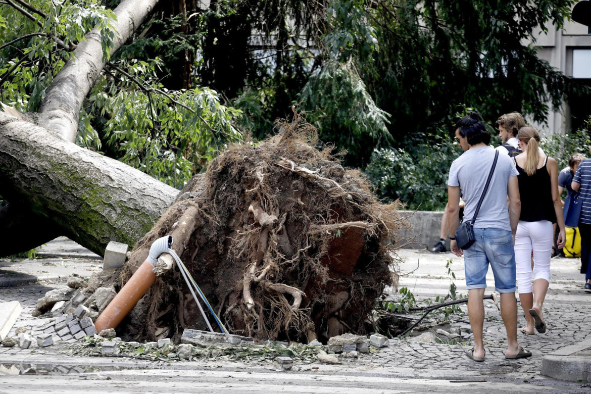 Los estragos de la tormenta en Milán, Italia. Foto: EFE.