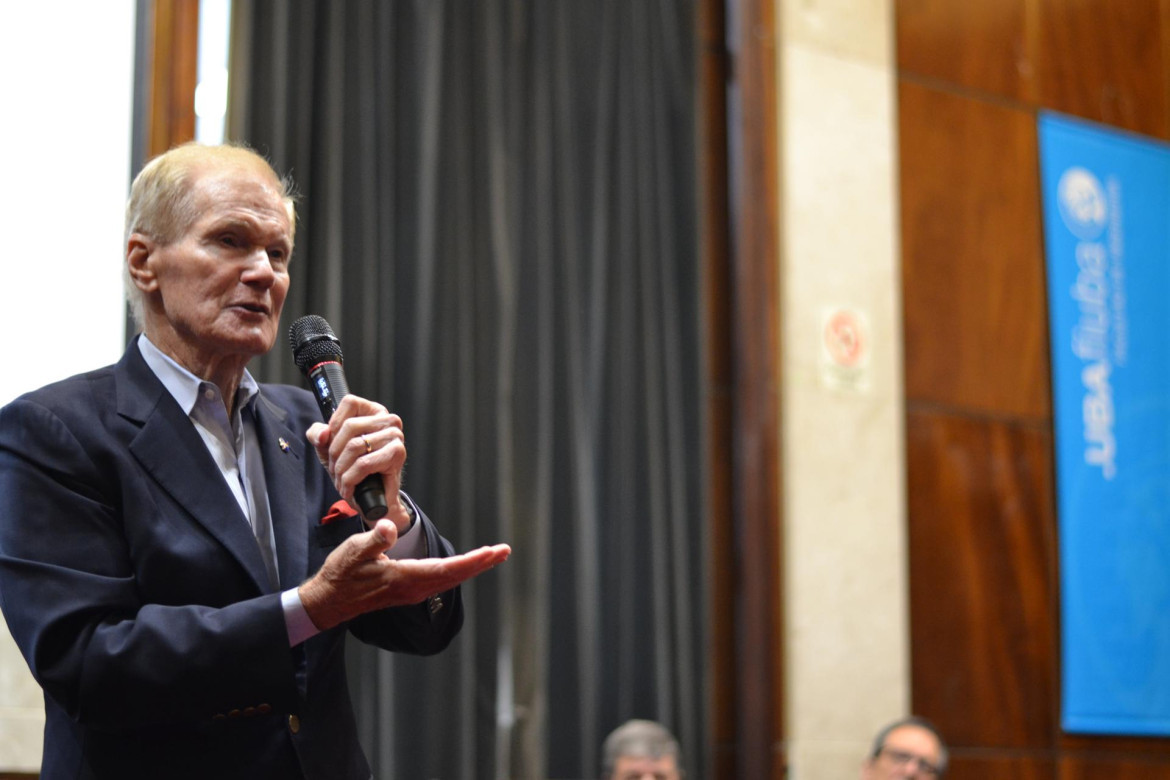 El director de la NASA, Bill Nelson, visitó Argentina. Foto: EFE.