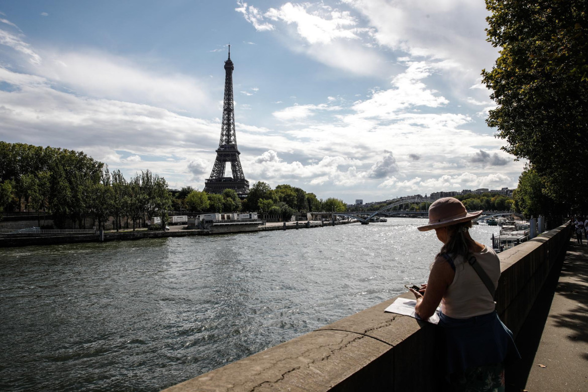 El Río Sena frente a la torre Eiffel. Foto: EFE