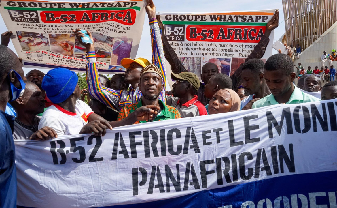 Manifestantes pro junta militar del general Abdourahamane Tchiani