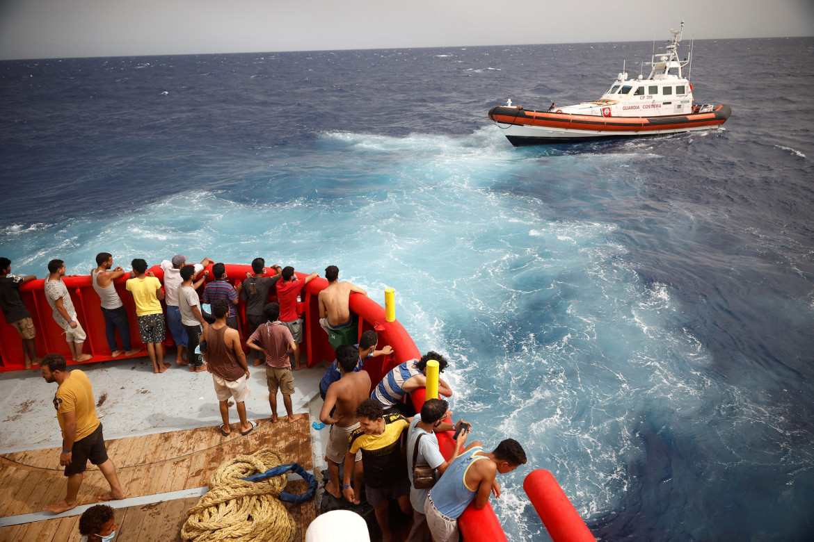 Migrantes en isla de Lampedusa. Foto: Reuters.