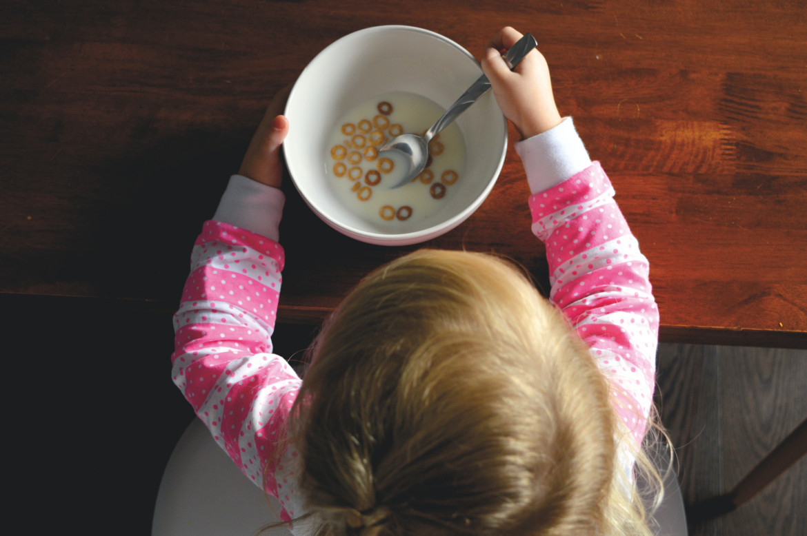 Consumir leche y productos lácteos pasteurizados es una de las recomendaciones para prevenir el SUH. Foto UNSPLASH.