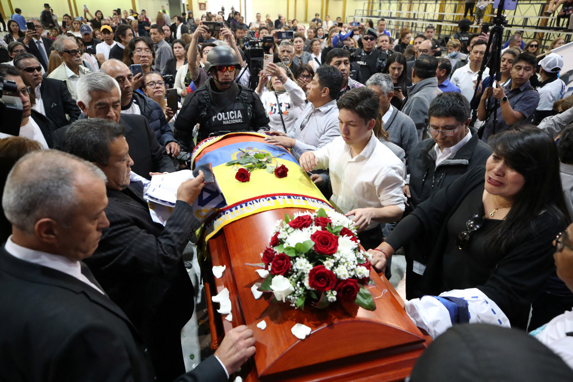 El funeral público de Fernando Villavicencio. Foto: Reuters.