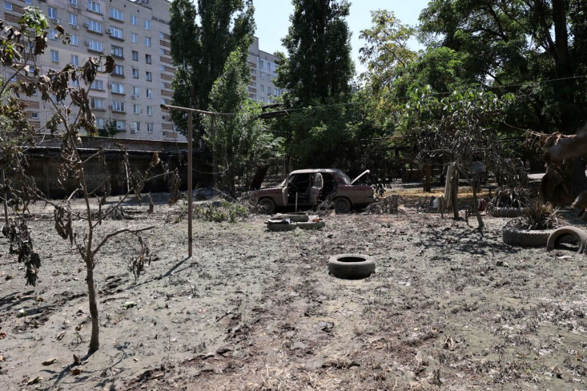 Jersón destruida tras ataque ruso. Foto: Twitter.