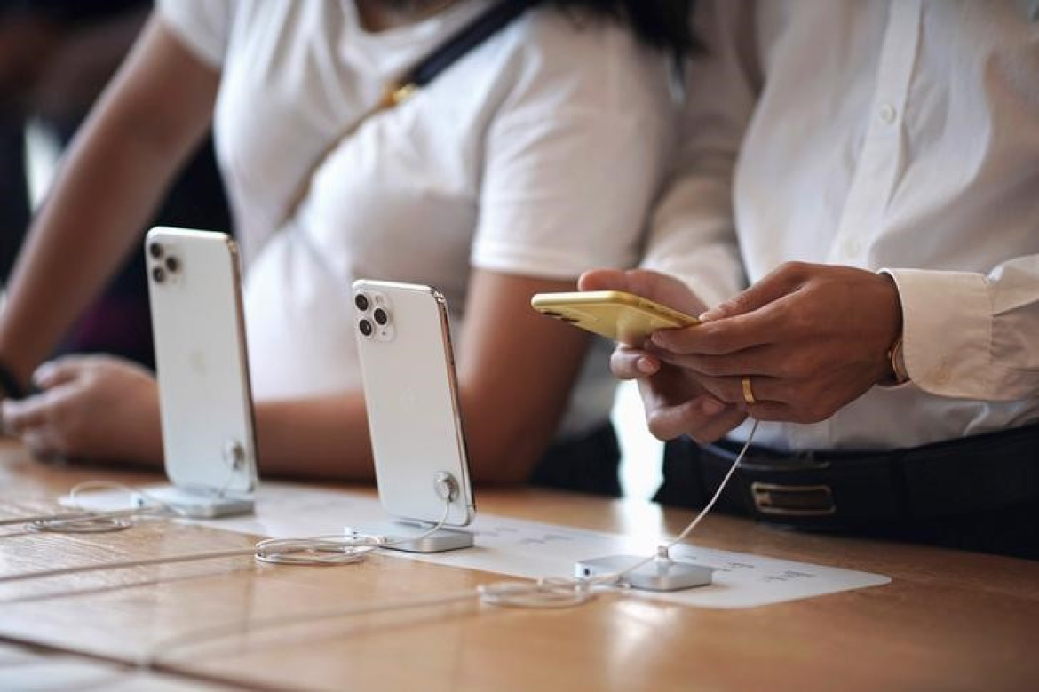 Teléfonos iPhones. Foto: Reuters.