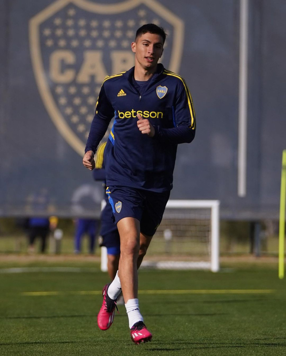 Ezequiel Bullaude fue presentado como nuevo jugador de Boca Juniors. Foto: Instagram @bocajrsoficial.