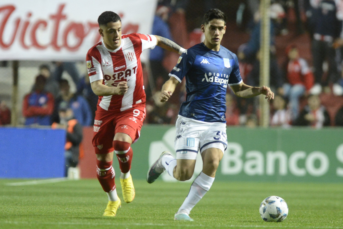 Unión vs Racing, fútbol argentino. Foto: Télam