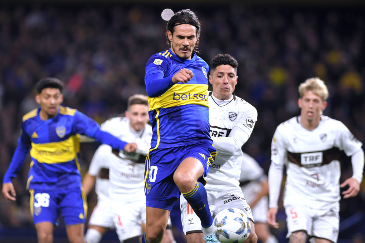 Cavani, Boca vs Platense. Foto: Télam