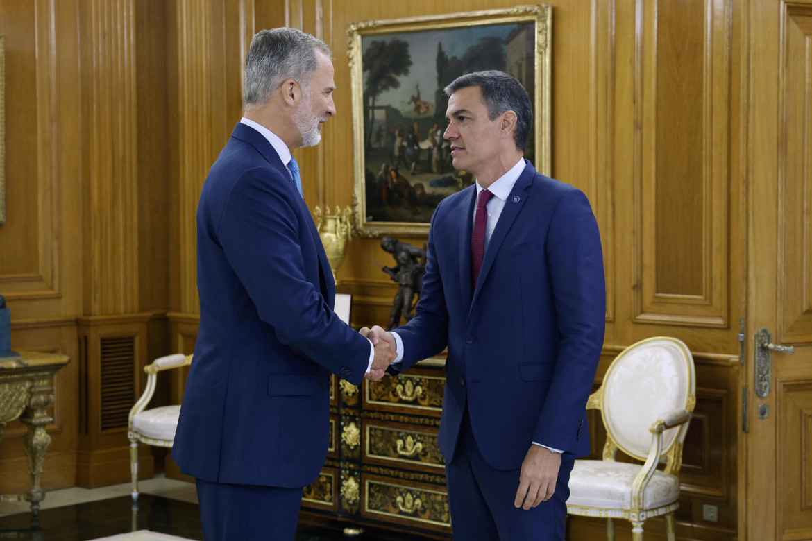 Pedro Sánchez, PSOE, junto al rey Felipe VI. Foto: EFE.