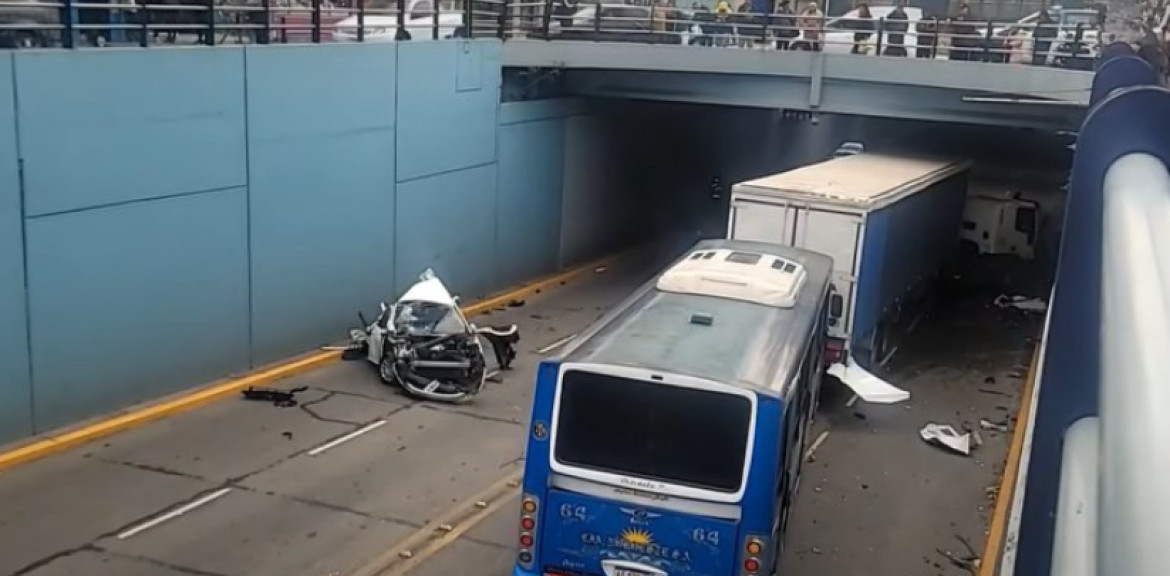 Choque en el túnel de Boulogne. Foto: NA