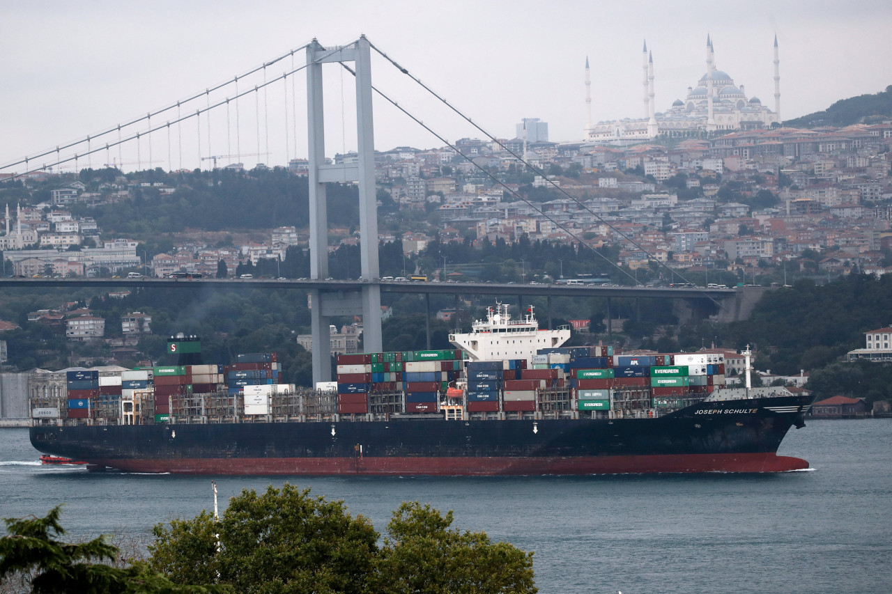 El barco Joseph Schulte logró cruzar el mar Negro. Foto: Reuters.