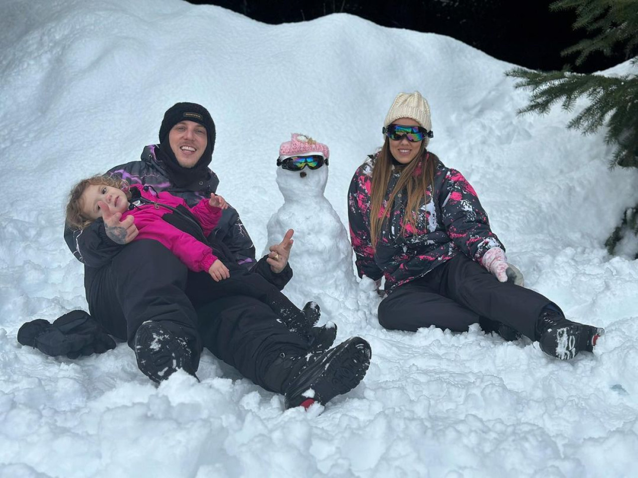 El Polaco y Barby Silenzi junto a su hija. Foto: Instagram.