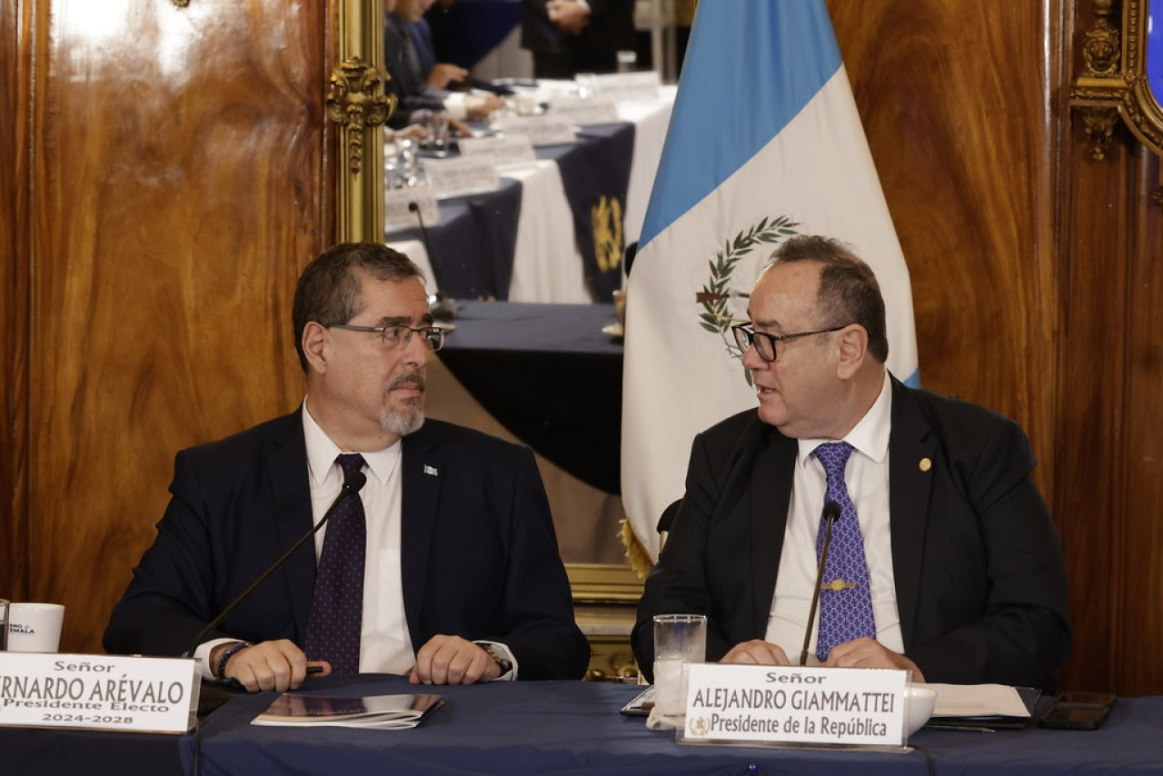 Bernardo Arévalo de León se reunió con Alejandro Giammattei. Foto: SCSPGT.