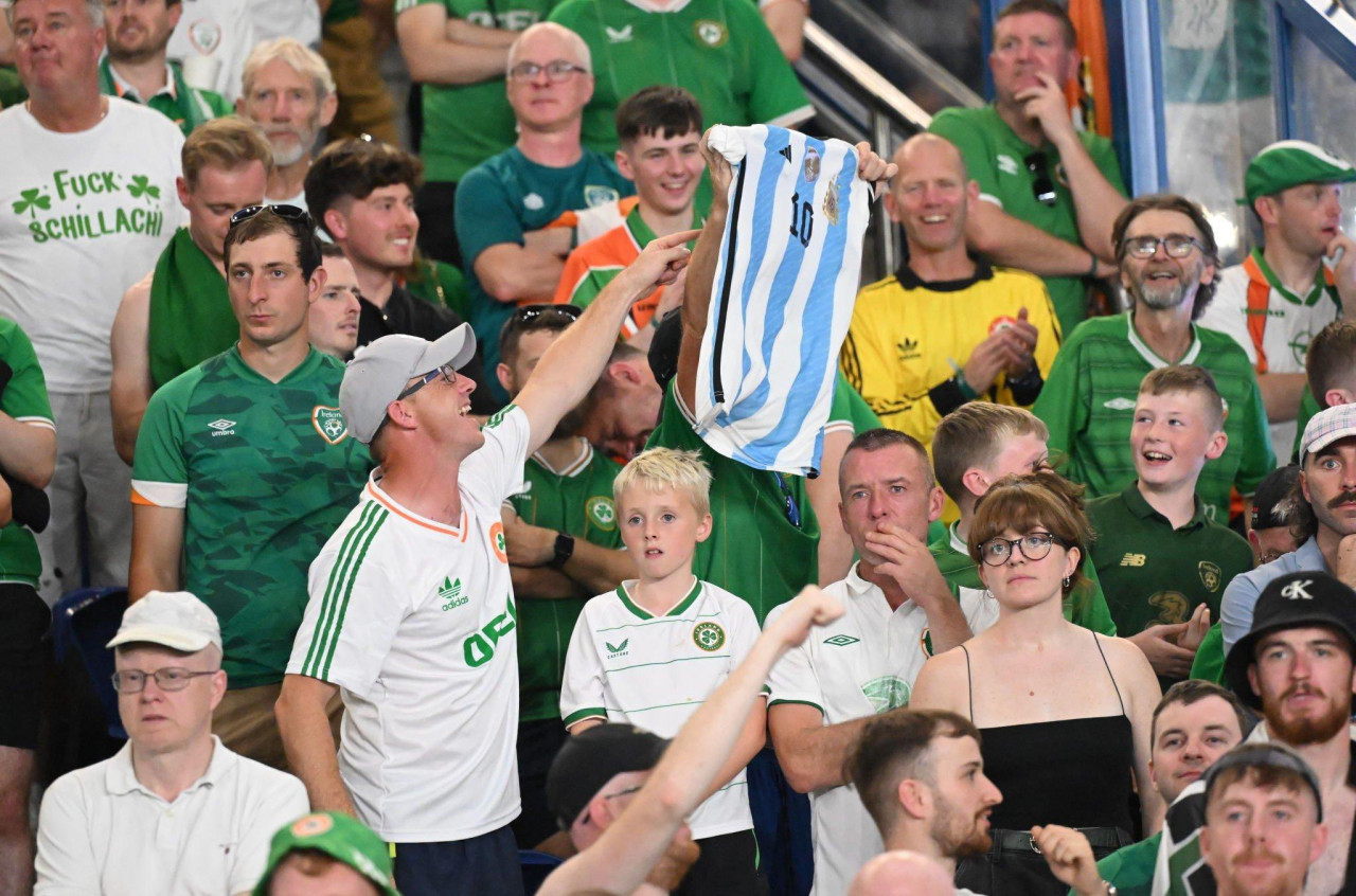 Messi fue motivo de las burlas de los fanáticos irlandeses a Francia. Foto: X.