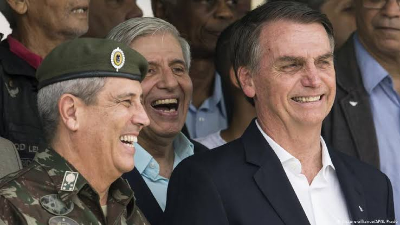 Braga Netto y Jair Bolsonaro. Foto: Twitter.