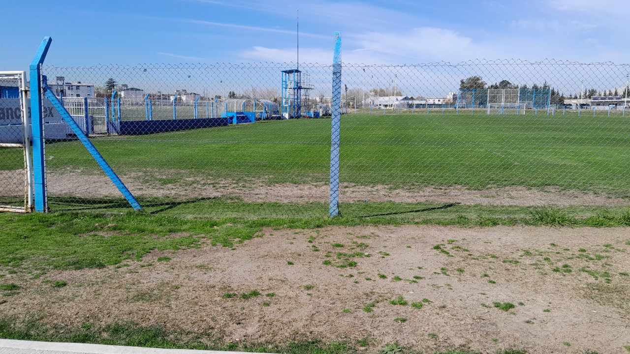 Así apareció la cancha 1 del predio Tita Mattussi. Foto: X.