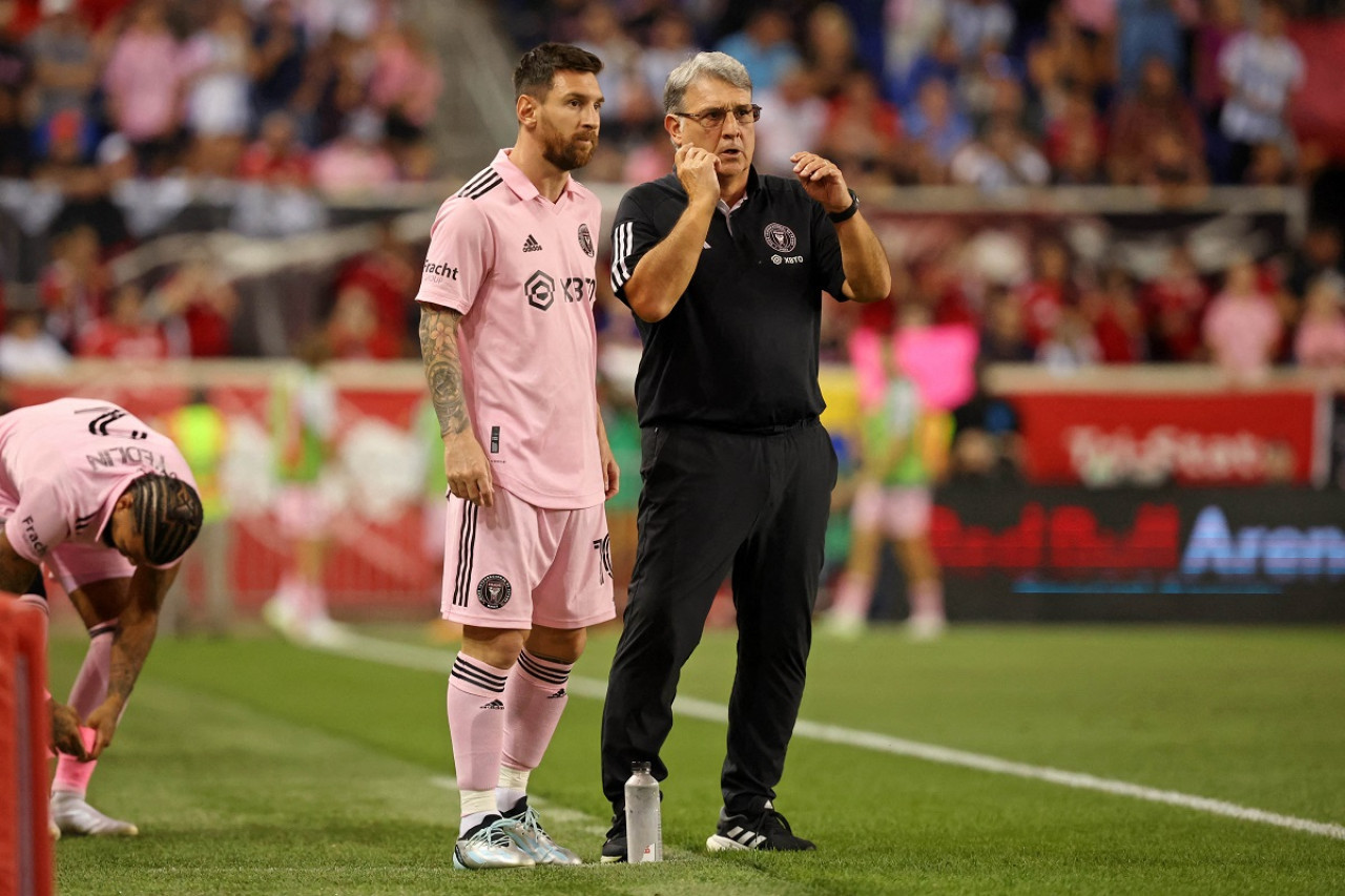 Lionel Messi junto a Gerardo Martino. Foto: Reuters.