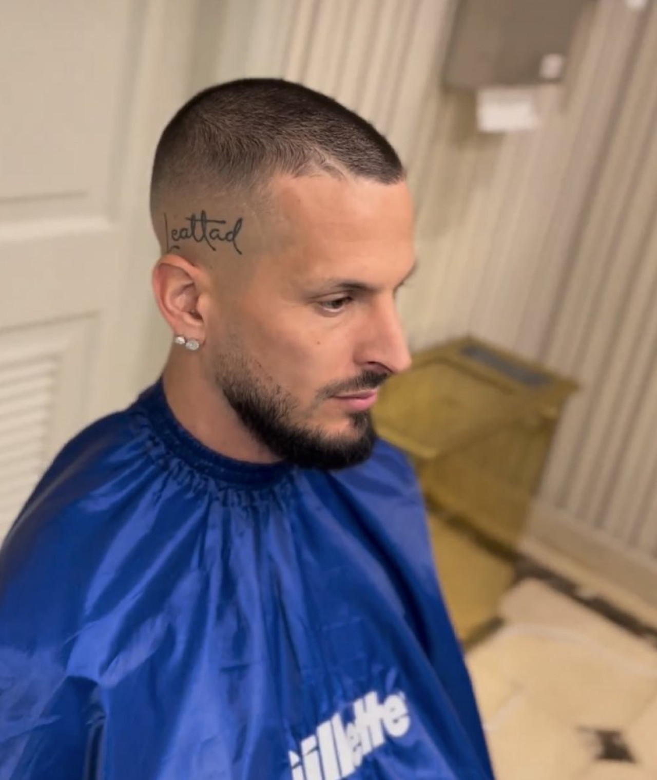 Darío Benedetto y su nuevo look en la previa de las semifinales ante Palmeiras. Foto: X @la12tuittera.