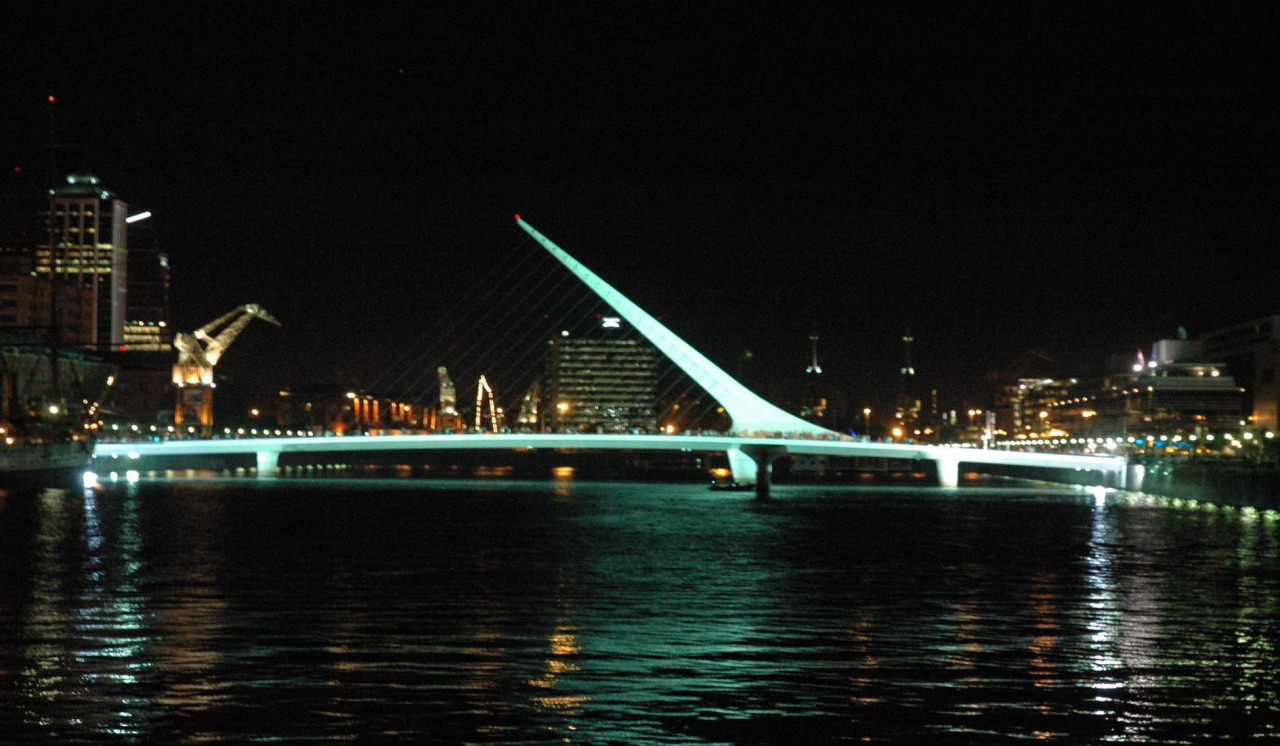 Puente de la Mujer en Puerto Madero. Foto NA.