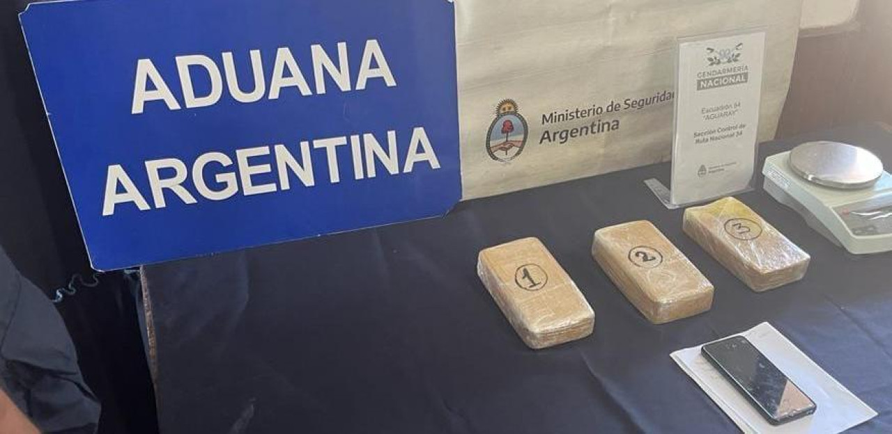 Aduana evitó el contrabando de más de tres kilos de cocaína. Foto: Aduana.