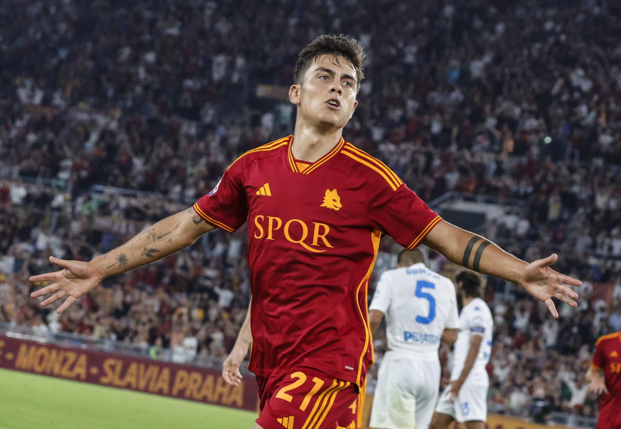 Paulo Dybala marcó por duplicado en la goleada de la Roma. Foto: EFE.