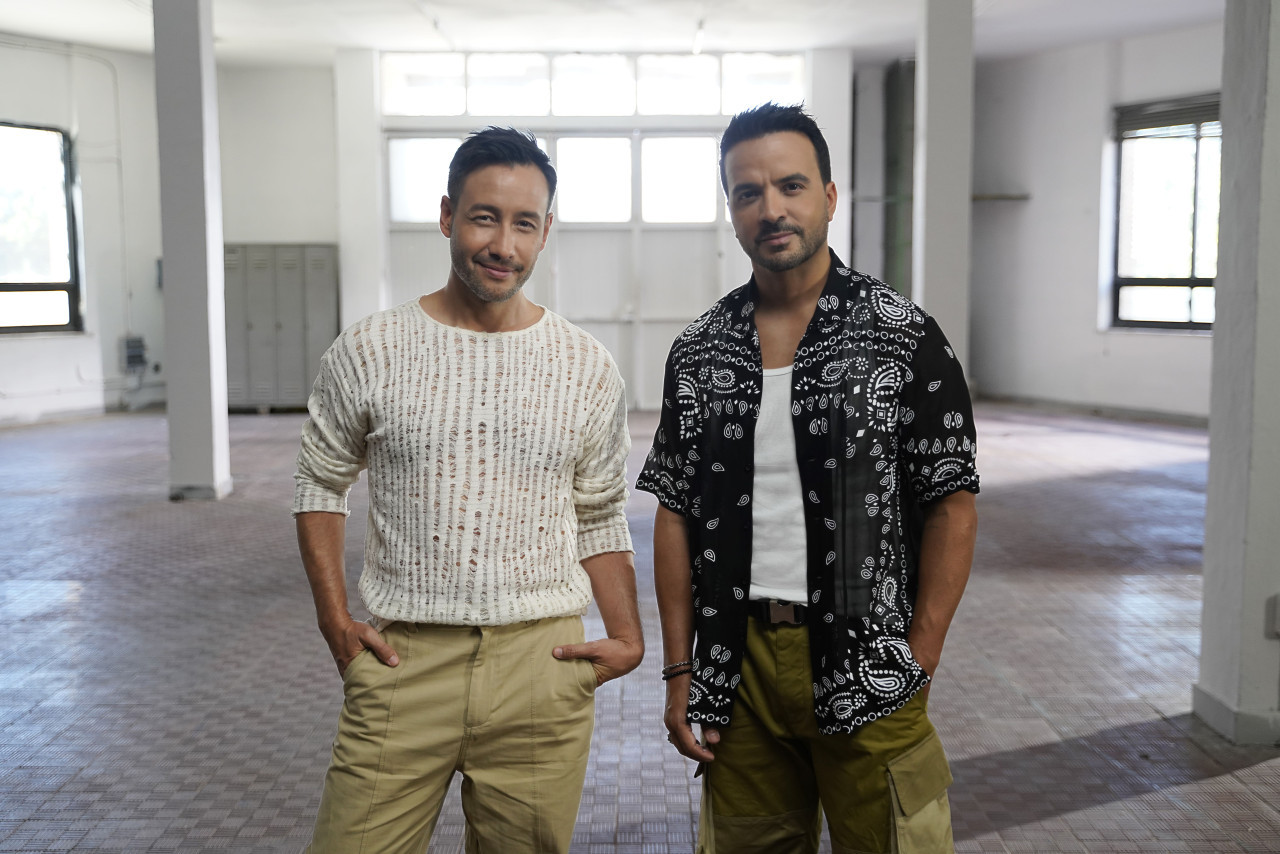 Luciano Pereyra y Luis Fonsi. Foto: Machado, Lisandro