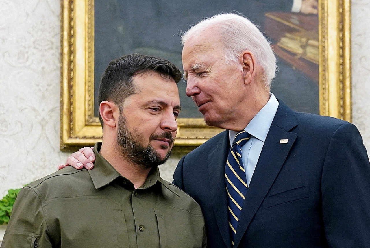 Volodimir Zelenski y Joe Biden. Foto: Reuters.