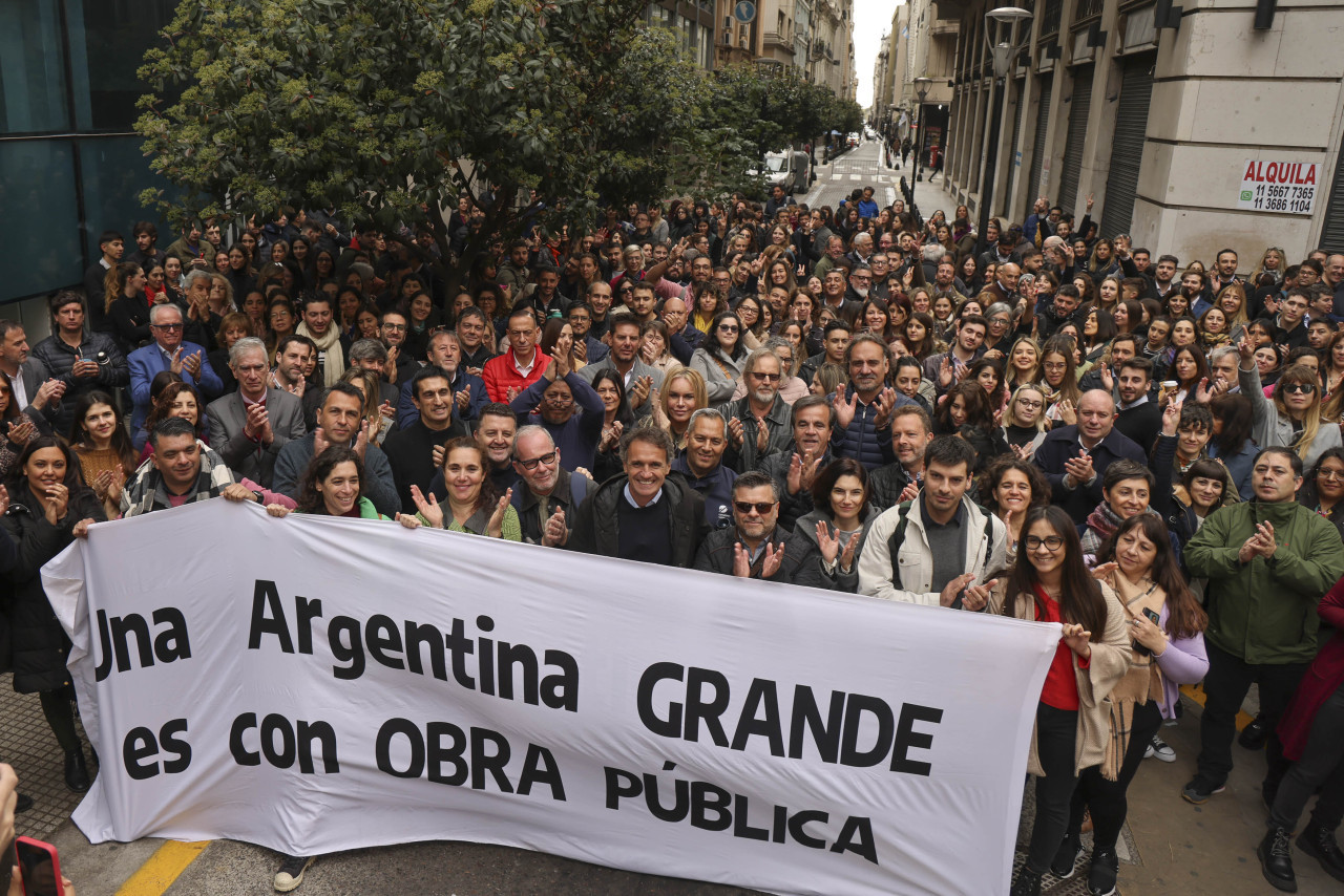 Katopodis realizó la primera asamblea con trabajadores administrativos del Ministerio de Obras Públicas, que continuará en todo el país