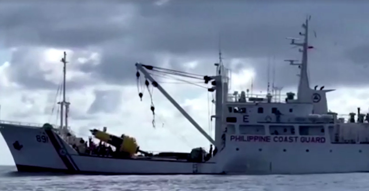 Buque de la Prefectura de Filipinas. Foto: captura de video Reuters.