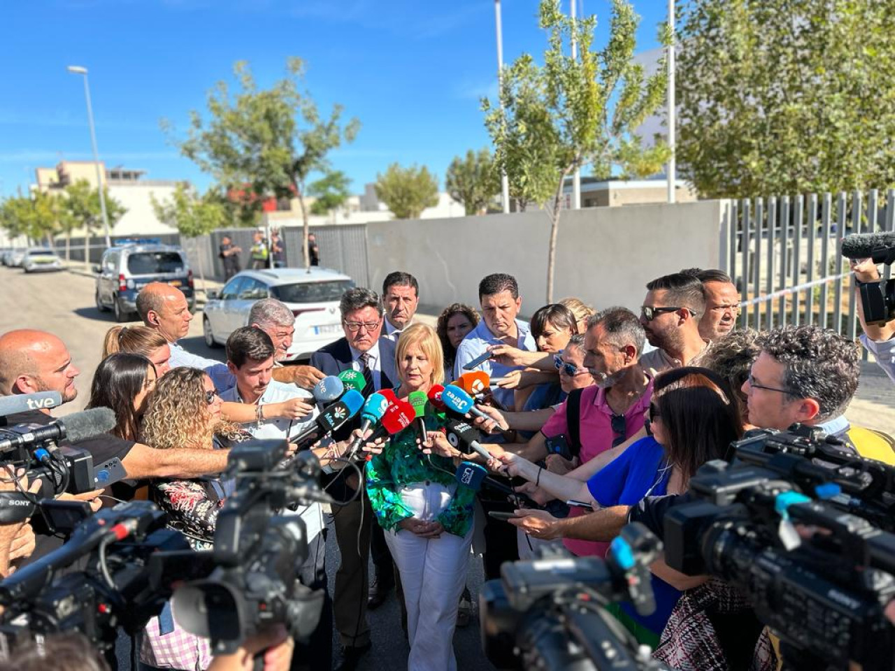 La alcaldesa de Jerez, María José García-Pelayo, en el Instituto Elena García Armada. Foto: Twitter @MJGarciaPelayo