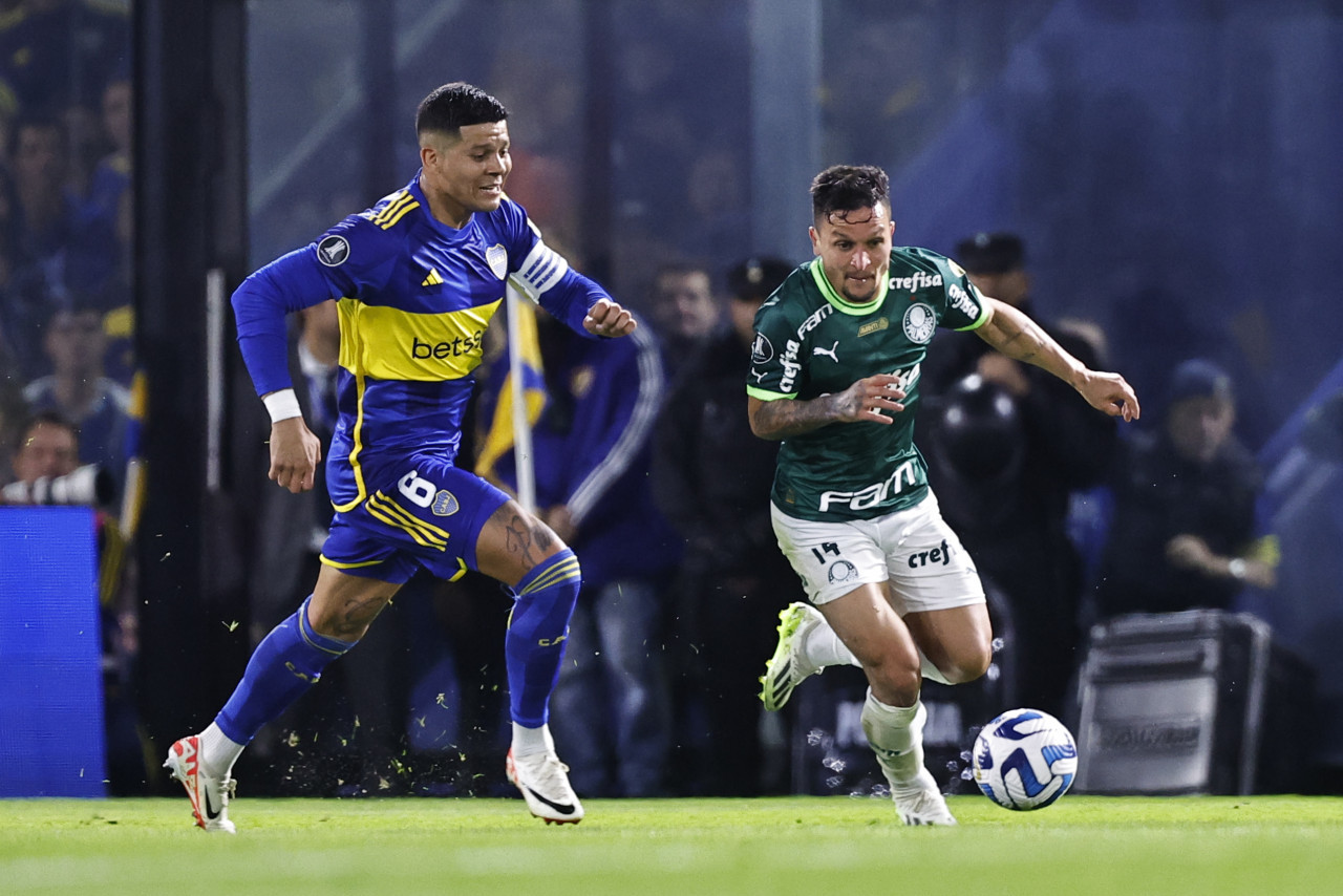 Marcos Rojo en la semifinal de la Copa Libertadores. Foto: EFE.