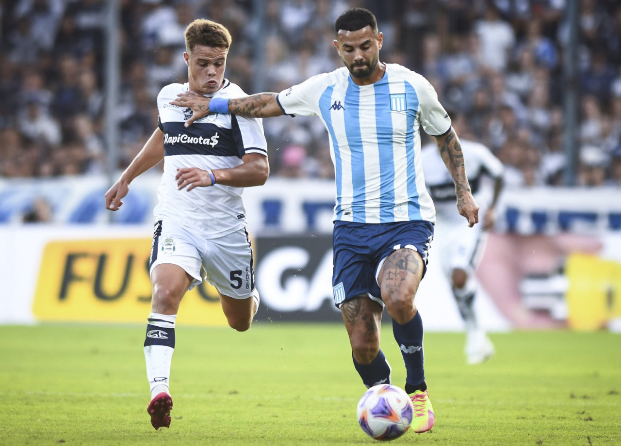 Edwin Cardona confesó que sufrió depresión en Racing. Foto: NA.