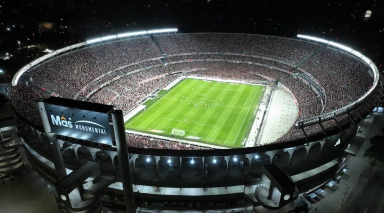 Selección argentina en el estadio Más Monumental. Foto: NA.